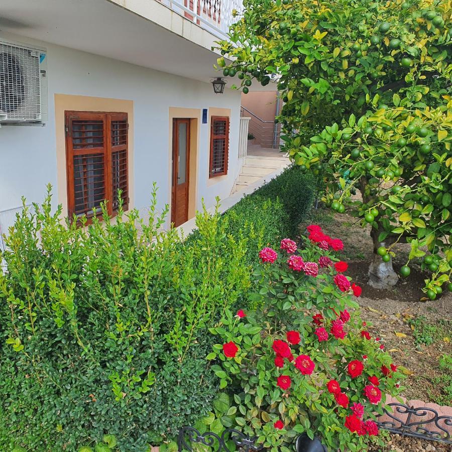 Apartment Stipe Solin Exterior photo
