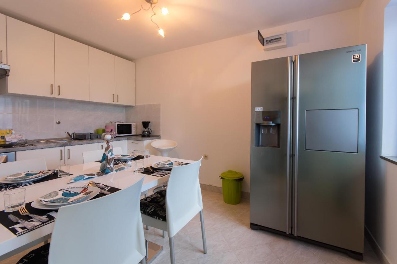 Apartment Stipe Solin Exterior photo