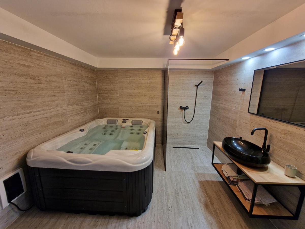 Apartment Stipe Solin Exterior photo